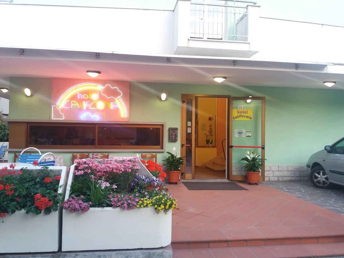 Hotel California Беллария-Иджеа-Марина Экстерьер фото